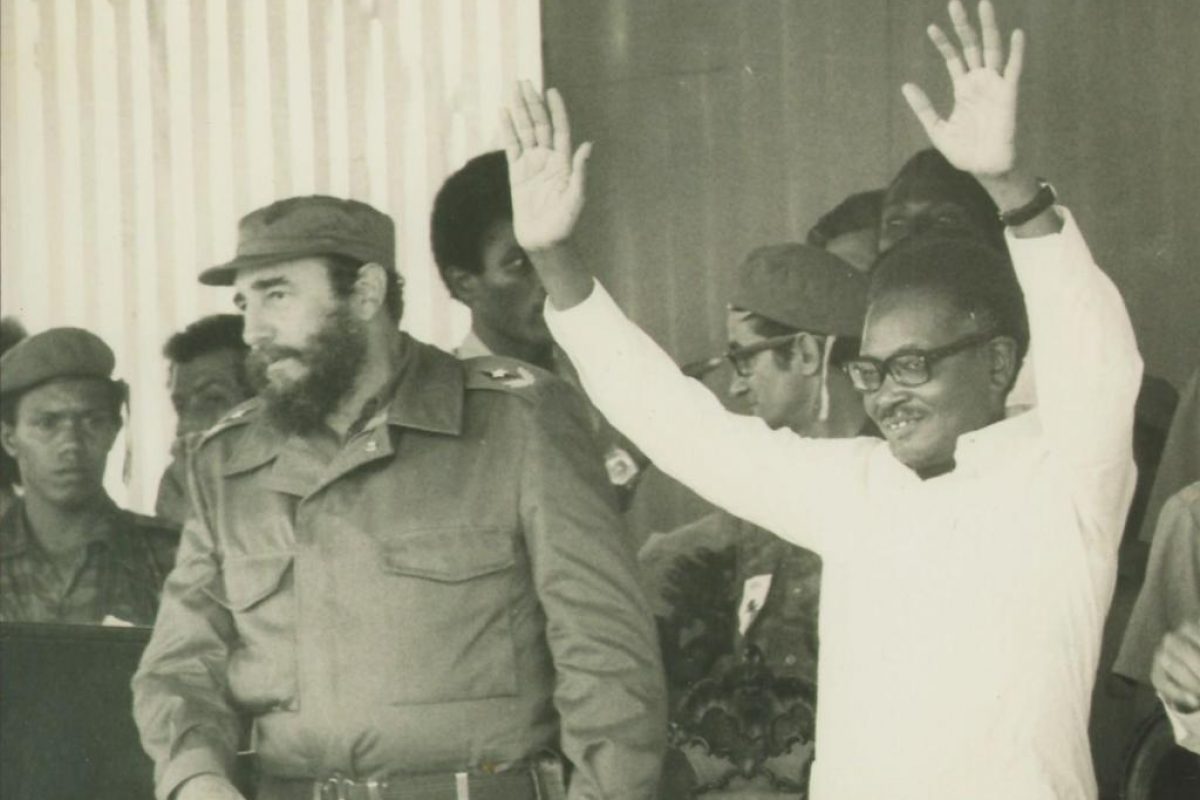 1976_Primeira_Visita_Fidel_Castro_Angola0006