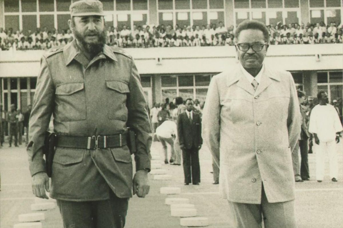 1976_Primeira_Visita_Fidel_Castro_Angola0021